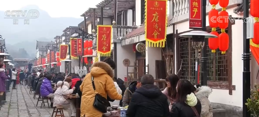 
天津各大医院黄牛代挂号电话票贩子号贩子网上预约挂号,住院检查加快,新年开启“买买买”模式 年货上架“唱主角”