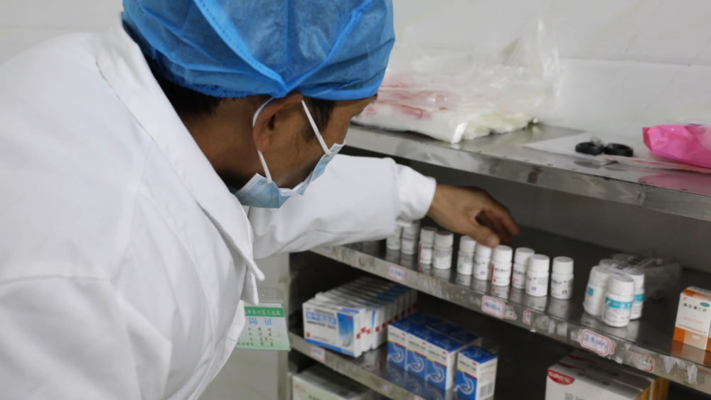 
南京各大医院黄牛代挂号电话票贩子号贩子网上预约挂号,住院检查加快,新华全媒+｜新华社记者实地探访边境一线患者救治