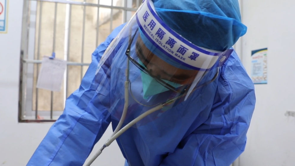 
南京各大医院黄牛代挂号电话票贩子号贩子网上预约挂号,住院检查加快,新华全媒+｜新华社记者实地探访边境一线患者救治