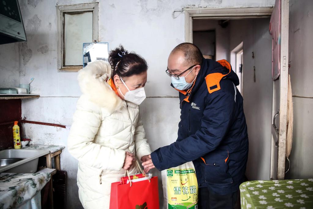 
上海儿科医院黄牛代挂号电话票贩子号贩子网上预约挂号,住院检查加快,新春走基层丨点一盏心灯，暖一院人生——“电亲戚”与盲人邻居的第61个春节