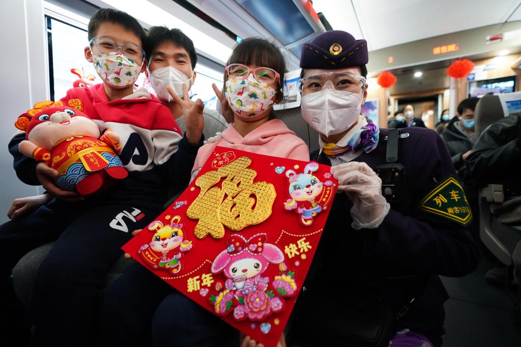 
江苏省人民医院黄牛代挂号电话票贩子号贩子网上预约挂号,住院检查加快,新春走基层丨从长三角到珠三角：春运列车上感受新年脉动