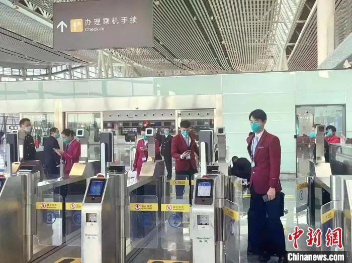 
山东大学齐鲁医院黄牛代挂号电话票贩子号贩子网上预约挂号,住院检查加快,东西问丨短评：疫情歧视和偏见几时休？