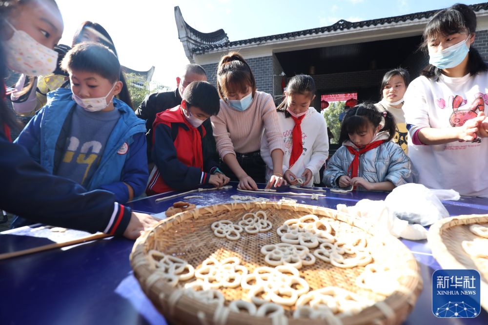 
上海龙华医院黄牛代挂号电话票贩子号贩子网上预约挂号,住院检查加快,多彩寒假