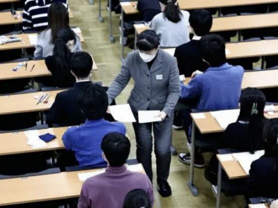 
首都医科院整形外科医院黄牛代挂号电话票贩子号贩子网上预约挂号,住院检查加快,日本高考世界史考题将“科举”印成“科拳”成热搜，日网友：以拳代笔？