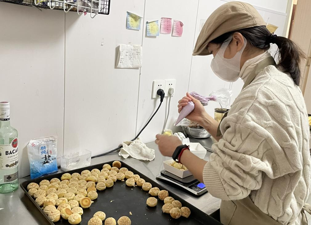 
沈阳各大医院黄牛代挂号电话票贩子号贩子网上预约挂号,住院检查加快,这家“无声”面包店 背后还有更多故事