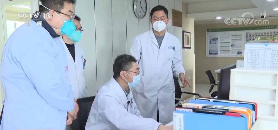 
上海精神卫生中心黄牛代挂号电话票贩子号贩子网上预约挂号,住院检查加快,重症医学“守门人”奋战一线 全力救治新冠患者