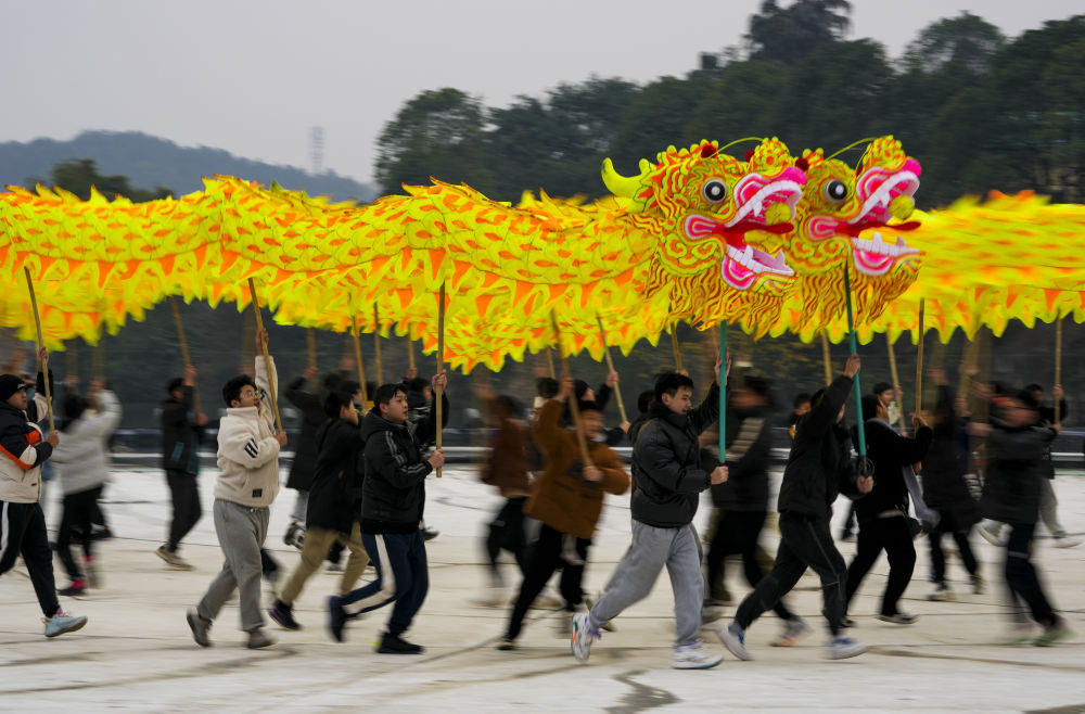 
南京鼓楼医院黄牛代挂号电话票贩子号贩子网上预约挂号,住院检查加快,新春走基层｜重庆铜梁：传统龙灯成富民新产业