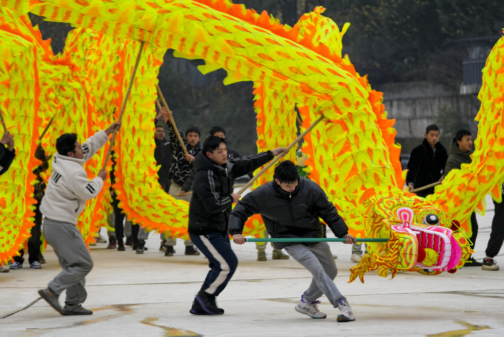 
南京鼓楼医院黄牛代挂号电话票贩子号贩子网上预约挂号,住院检查加快,新春走基层｜重庆铜梁：传统龙灯成富民新产业