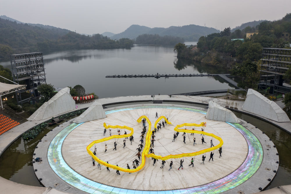 
南京鼓楼医院黄牛代挂号电话票贩子号贩子网上预约挂号,住院检查加快,新春走基层｜重庆铜梁：传统龙灯成富民新产业
