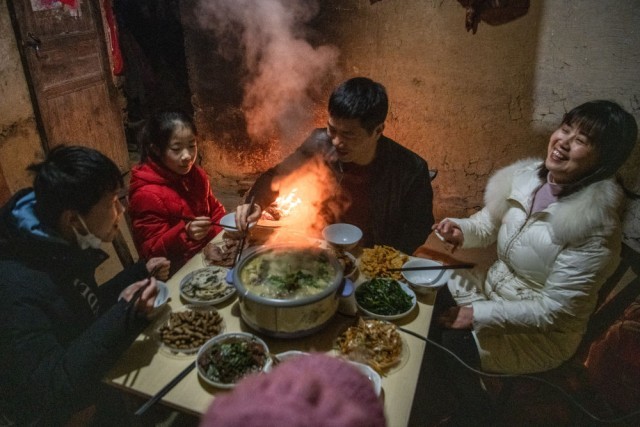 
北京协和医院黄牛代挂号电话票贩子号贩子网上预约挂号,住院检查加快,一词话新春｜团圆