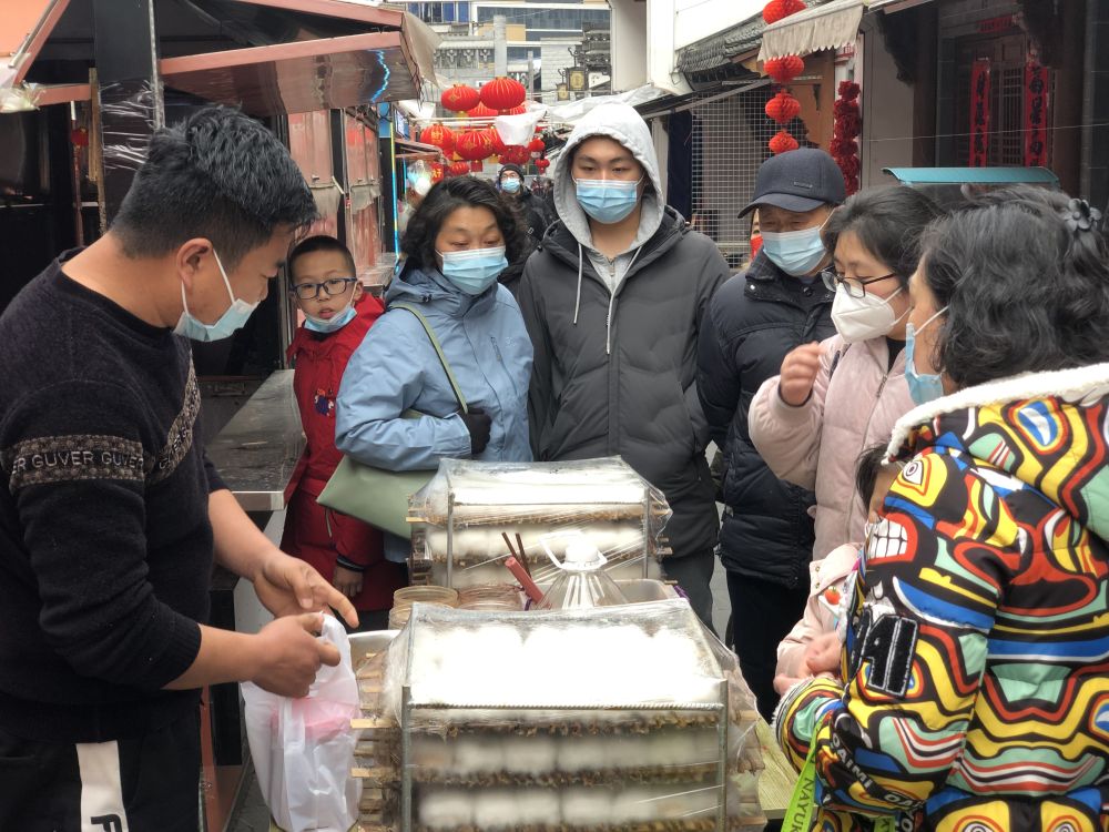 
北京肿瘤医院黄牛代挂号电话票贩子号贩子网上预约挂号,住院检查加快,新华全媒+丨过年他们忙起来——多地升腾的“小店年味儿”见闻