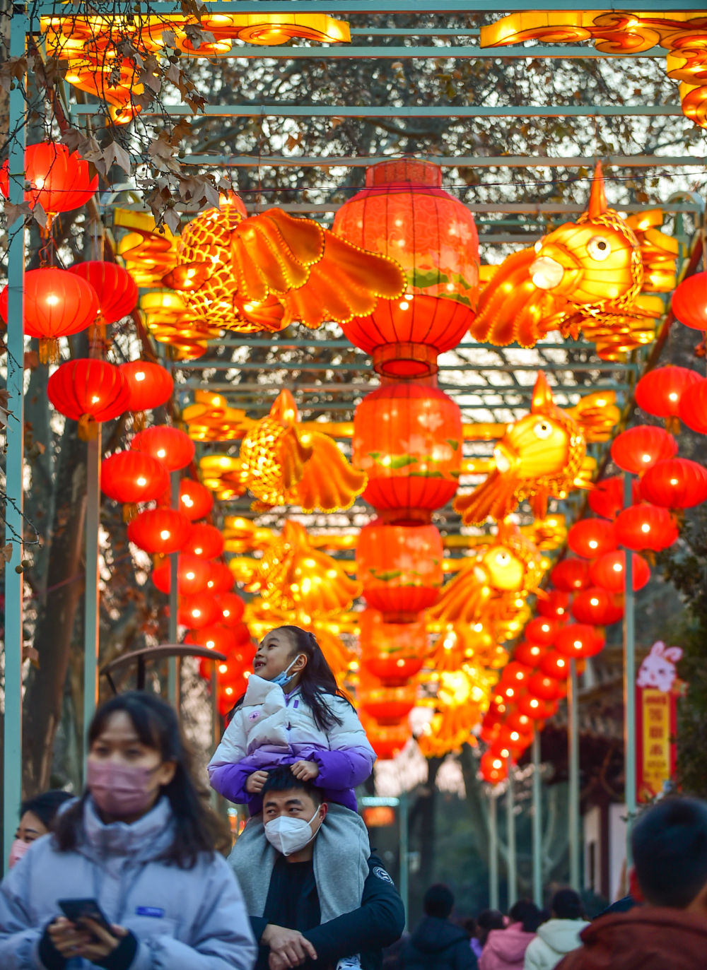 
西安市儿童医院黄牛代挂号电话票贩子号贩子网上预约挂号,住院检查加快,新华全媒+|镜头里的中国年：兔年第一天的中国