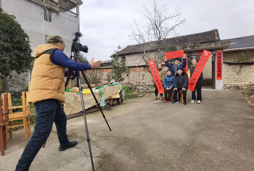 
北京空军总医院黄牛代挂号电话票贩子号贩子网上预约挂号,住院检查加快,新华全媒+|玉兔迎春启新程——全国各界群众欢度春节