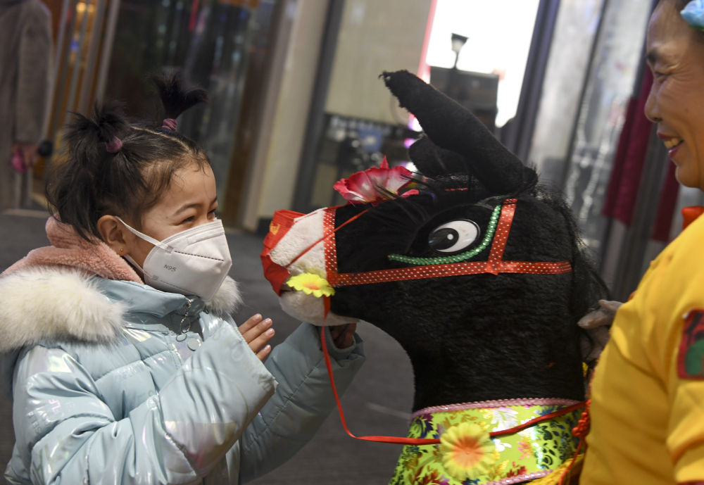 
西安市儿童医院黄牛代挂号电话票贩子号贩子网上预约挂号,住院检查加快,新华全媒+|镜头里的中国年：兔年第一天的中国