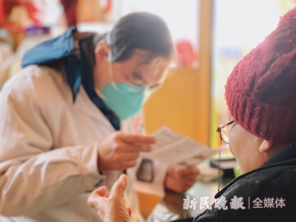 
东直门医院黄牛代挂号电话票贩子号贩子网上预约挂号,住院检查加快,过年丨新年，记者跟家庭医生上门：我很“胆小”的，只想好好守护他们