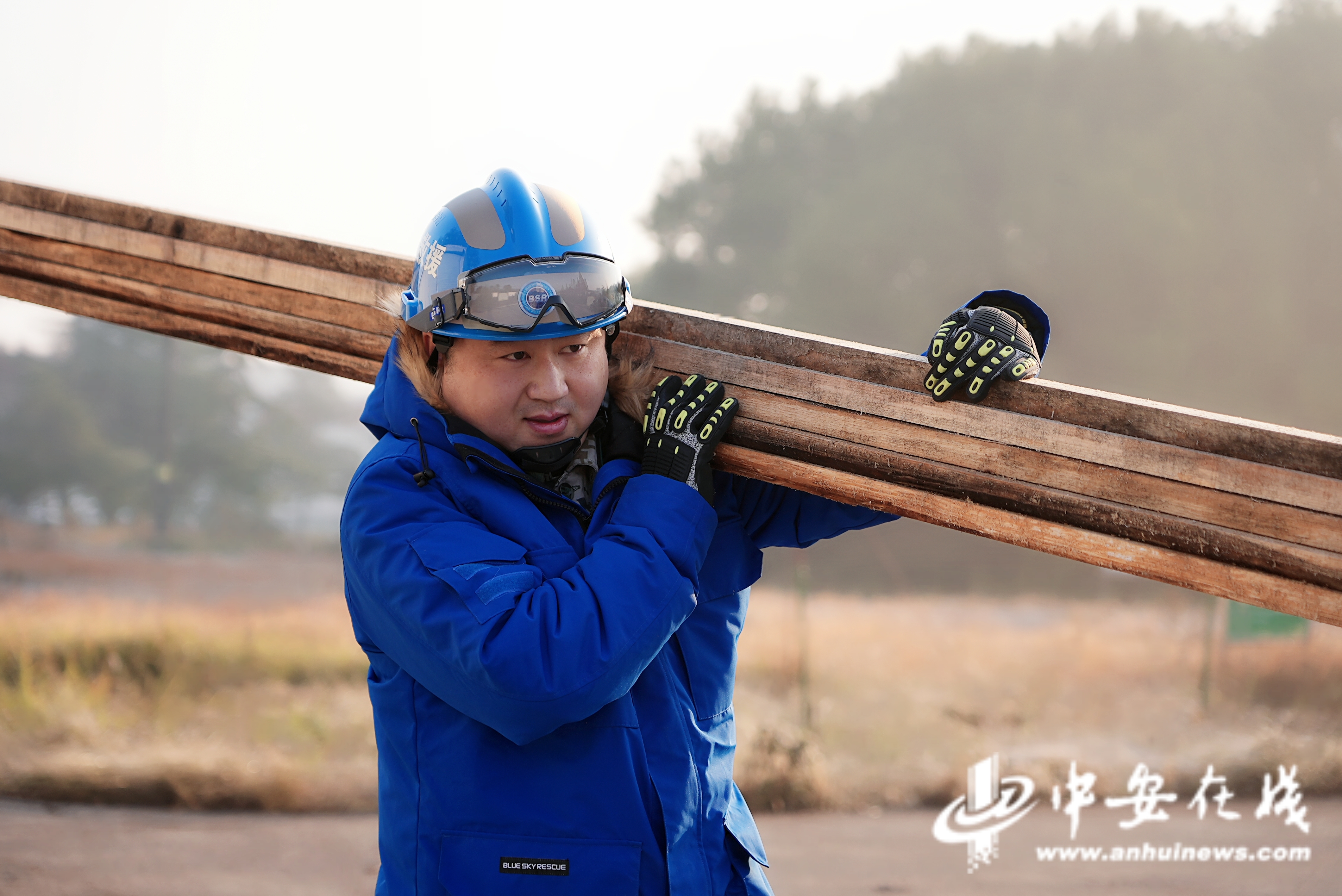 
杭州各大医院黄牛代挂号电话票贩子号贩子网上预约挂号,住院检查加快,过年｜下一站，回家！