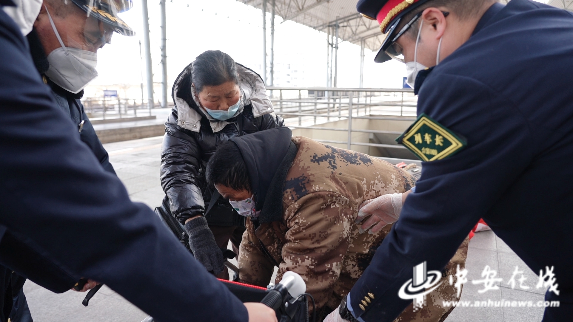 
杭州各大医院黄牛代挂号电话票贩子号贩子网上预约挂号,住院检查加快,过年｜下一站，回家！