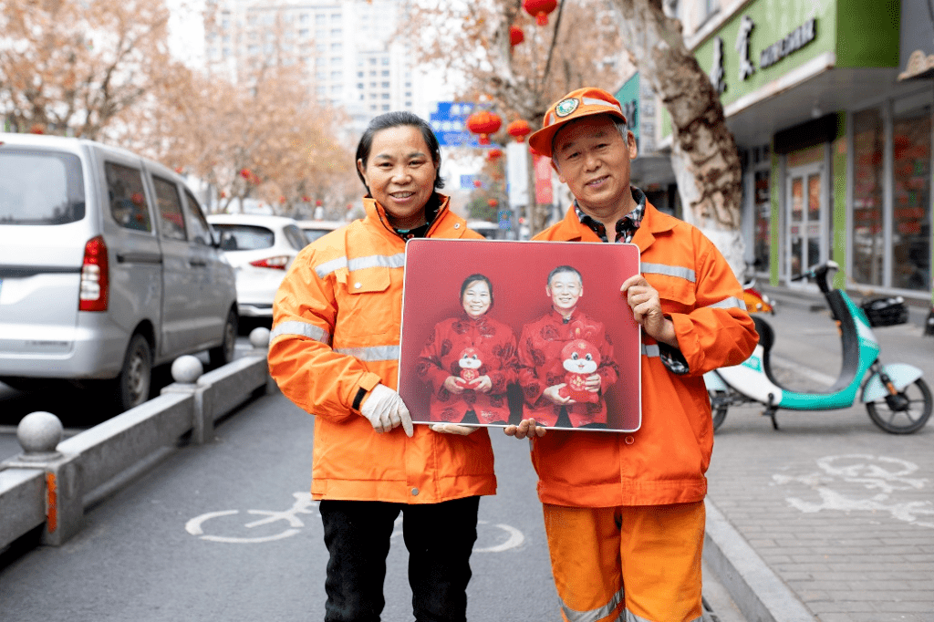 
东部战区总医院黄牛代挂号电话票贩子号贩子网上预约挂号,住院检查加快,12对环卫工人夫妇，收到特别的新春礼物
