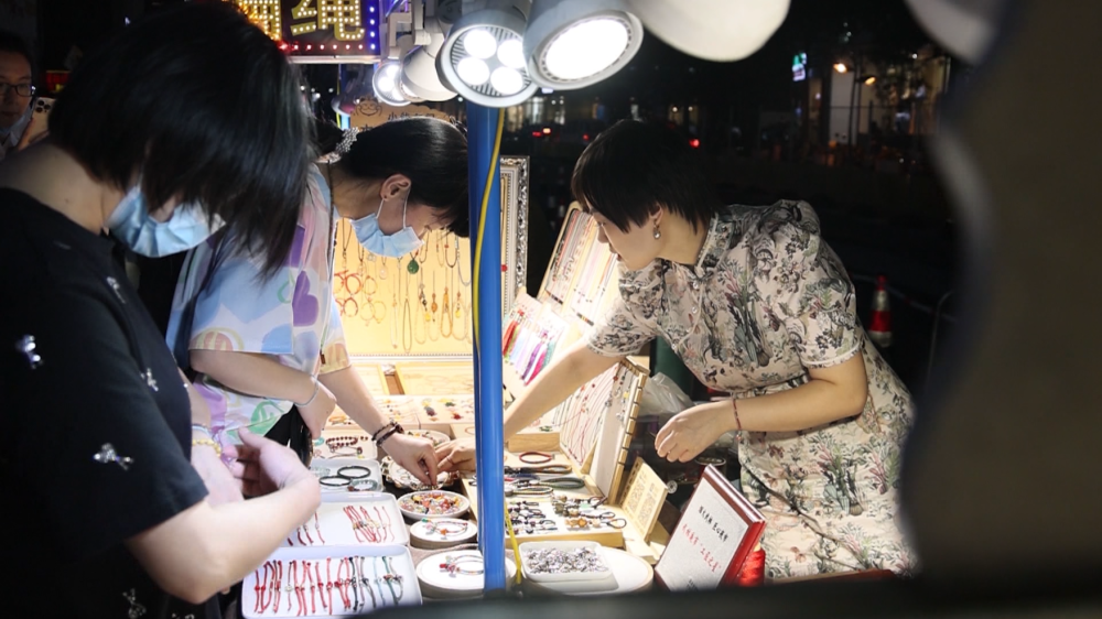
北京肿瘤医院黄牛代挂号电话票贩子号贩子网上预约挂号,住院检查加快,夜市摊位点亮我的生活——杭州武林夜市摊主走访记