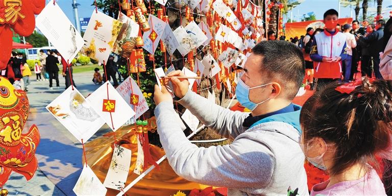 
首都医科大学附属天坛医院黄牛代挂号电话票贩子号贩子网上预约挂号,住院检查加快,花城花市闹新春