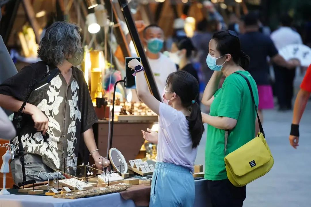 
北京301医院黄牛代挂号电话票贩子号贩子网上预约挂号,住院检查加快,北京商业外摆试点回归！摆出烟火气，精细化管理成重中之重