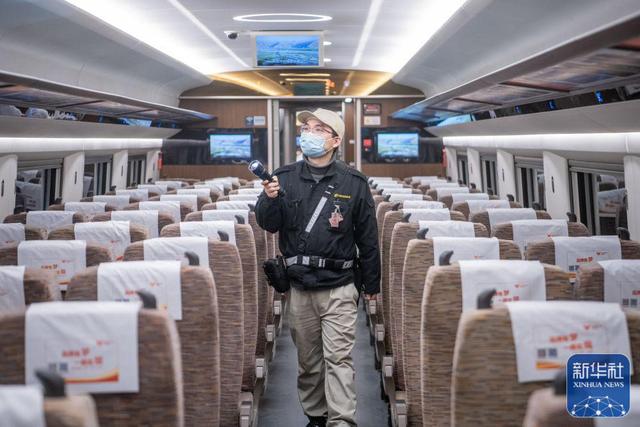 
上海第十人民医院黄牛代挂号电话票贩子号贩子网上预约挂号,住院检查加快,“陆地舰队”整装待发