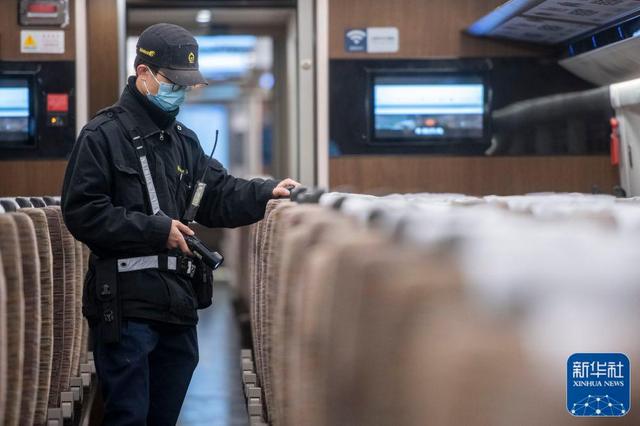 
上海第十人民医院黄牛代挂号电话票贩子号贩子网上预约挂号,住院检查加快,“陆地舰队”整装待发