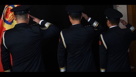 
北京大学肿瘤医院黄牛代挂号电话票贩子号贩子网上预约挂号,住院检查加快,单位组织民警拍照，闪光灯一亮他们齐刷刷背过了身……