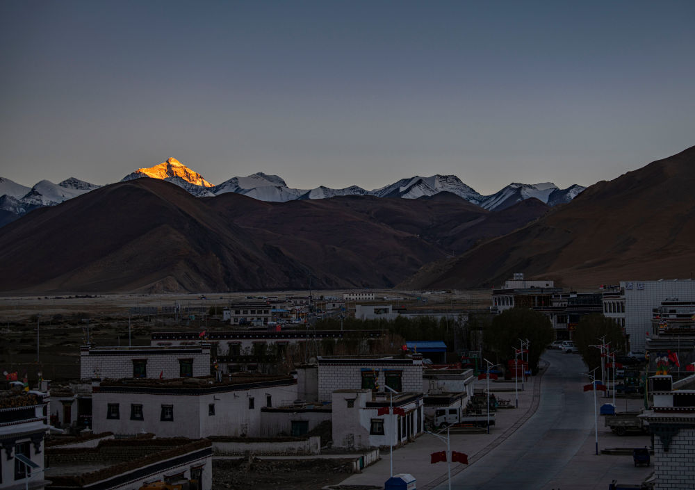 
成都华西医院黄牛代挂号电话票贩子号贩子网上预约挂号,住院检查加快,我在现场·照片背后的故事｜珠峰纪行：那些与山共生的人