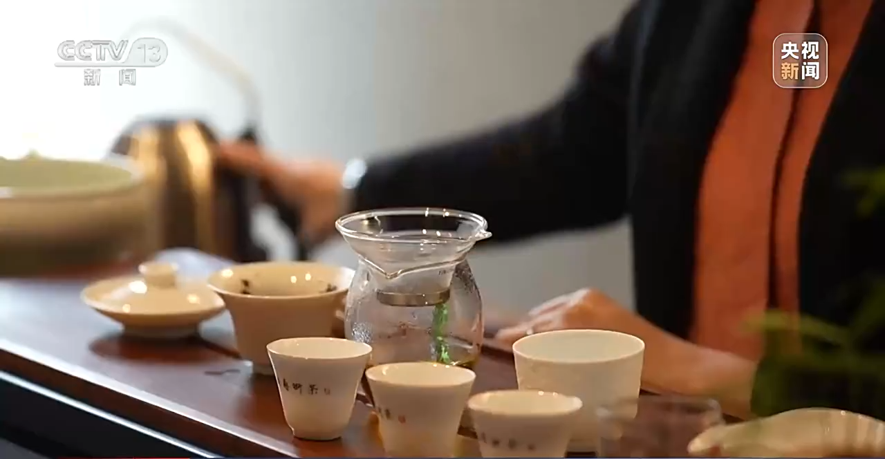 
杭州市富阳中医骨伤医院黄牛代挂号电话票贩子号贩子网上预约挂号,住院检查加快,这场没有硝烟的心理免疫战 她一直“在线”