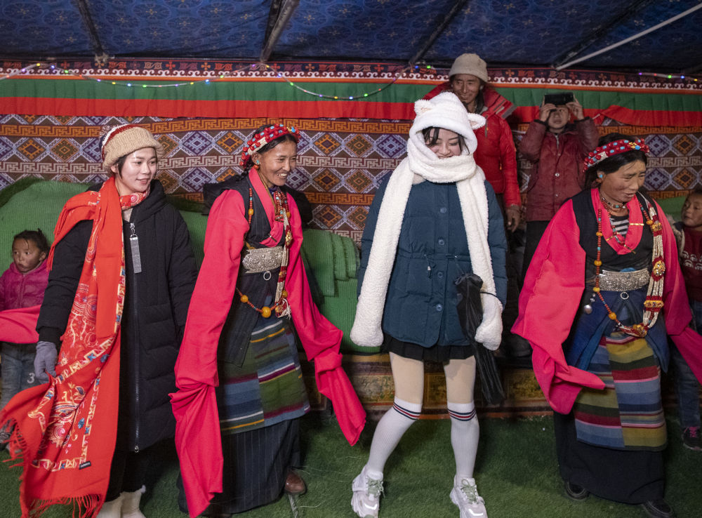 
成都华西医院黄牛代挂号电话票贩子号贩子网上预约挂号,住院检查加快,我在现场·照片背后的故事｜珠峰纪行：那些与山共生的人