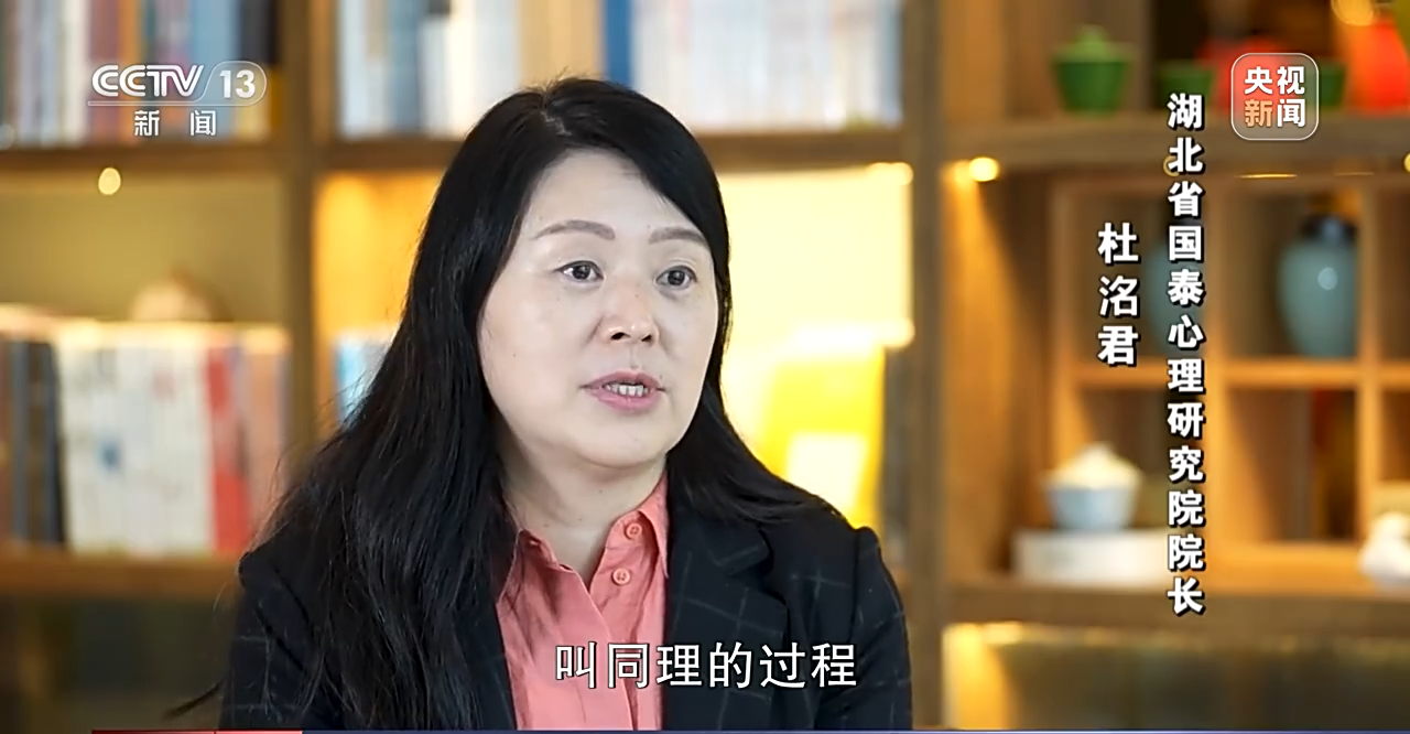 
杭州市富阳中医骨伤医院黄牛代挂号电话票贩子号贩子网上预约挂号,住院检查加快,这场没有硝烟的心理免疫战 她一直“在线”