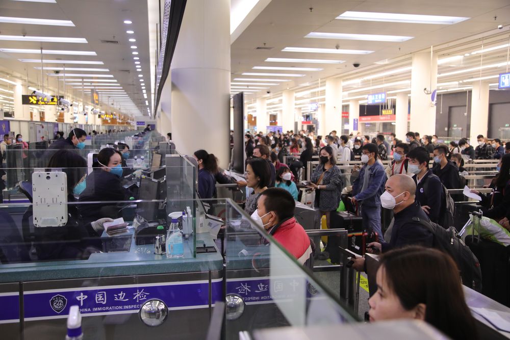 
广州市妇女儿童医疗中心黄牛代挂号电话票贩子号贩子网上预约挂号,住院检查加快,新华全媒+|移民管理优化政策措施实施首日见闻