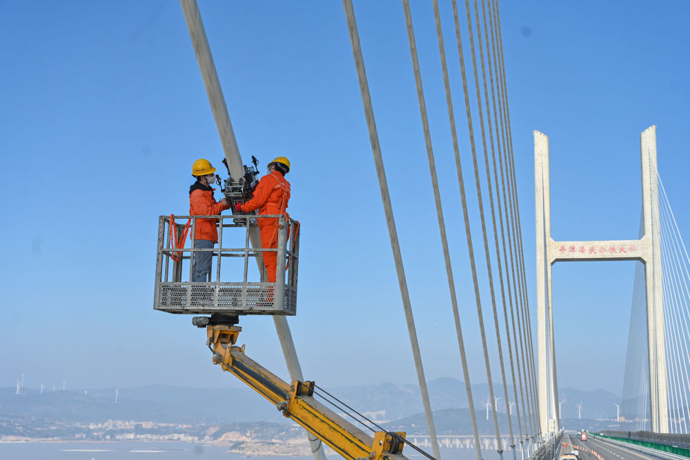 
中国医学科学院肿瘤医院黄牛代挂号电话票贩子号贩子网上预约挂号,住院检查加快,新华全媒+|守护跨海大桥的春运