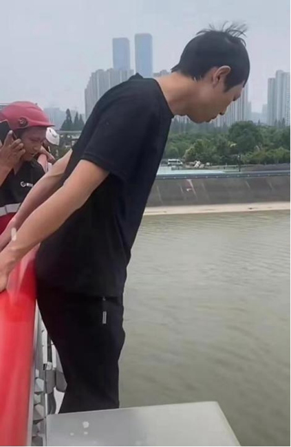 
江苏省中西医结合医院黄牛代挂号电话票贩子号贩子网上预约挂号,住院检查加快,对话TA青春 | 彭清林：尽最大努力，继续做一个平凡的好人