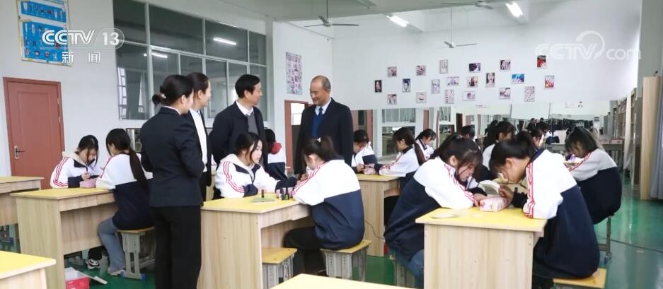 
广州中山一院黄牛代挂号电话票贩子号贩子网上预约挂号,住院检查加快,全国政协委员张玉清：不断提高职业教育社会认可度和价值