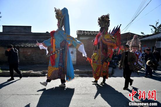 
回龙观医院黄牛代挂号电话票贩子号贩子网上预约挂号,住院检查加快,新春走基层丨福建侨乡举行传统民俗文化活动