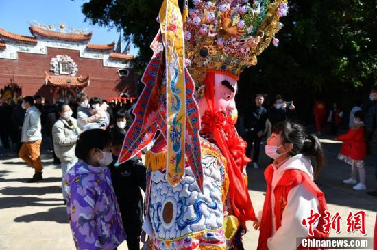 
回龙观医院黄牛代挂号电话票贩子号贩子网上预约挂号,住院检查加快,新春走基层丨福建侨乡举行传统民俗文化活动