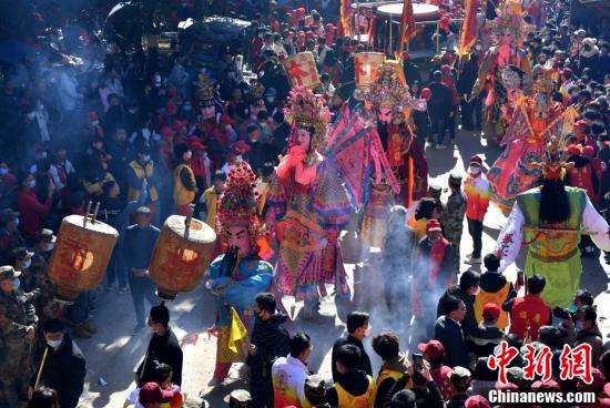 
回龙观医院黄牛代挂号电话票贩子号贩子网上预约挂号,住院检查加快,新春走基层丨福建侨乡举行传统民俗文化活动
