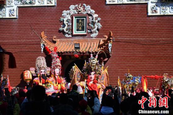 
回龙观医院黄牛代挂号电话票贩子号贩子网上预约挂号,住院检查加快,新春走基层丨福建侨乡举行传统民俗文化活动