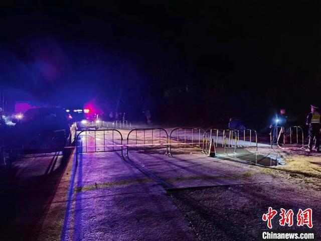 
江苏省中西医结合医院黄牛代挂号电话票贩子号贩子网上预约挂号,住院检查加快,广西贺州步头大桥桥面坍塌 官方通报目前未造成人员伤亡