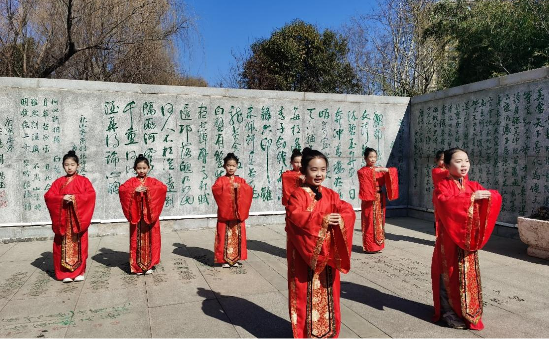
沈阳医大二院黄牛代挂号电话票贩子号贩子网上预约挂号,住院检查加快,写意中国探寻汉字起源丨千余诗歌咏吟 河南鹤壁这条河究竟有多美