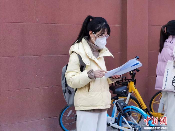 
杭州市七医院黄牛代挂号电话票贩子号贩子网上预约挂号,住院检查加快,20余省份今举行公务员省考：多地扩招，利好应届生