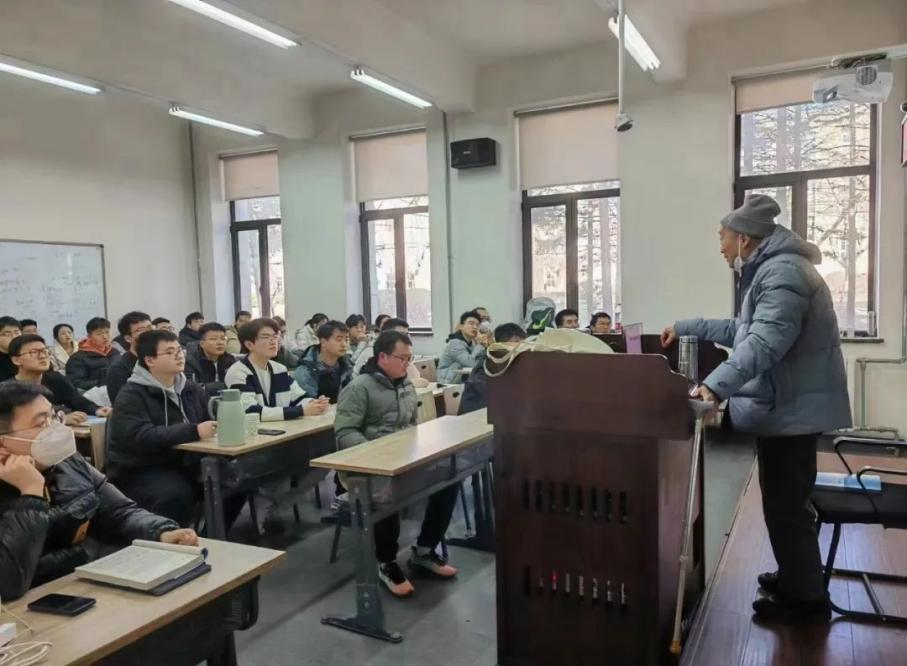 
广州各大医院黄牛代挂号电话票贩子号贩子网上预约挂号,住院检查加快,致敬！89岁院士的“开学第一课”
