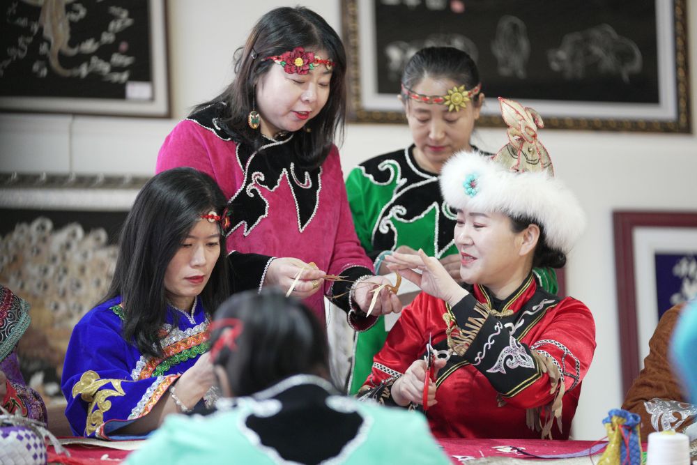 
沈阳医大一院黄牛代挂号电话票贩子号贩子网上预约挂号,住院检查加快,十年两会·温暖记忆｜“为中华民族大家庭而歌唱”