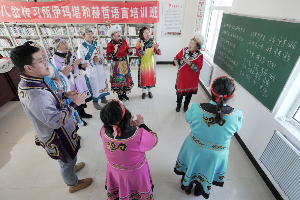 
沈阳医大一院黄牛代挂号电话票贩子号贩子网上预约挂号,住院检查加快,十年两会·温暖记忆｜“为中华民族大家庭而歌唱”