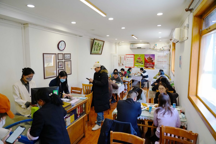 
长沙湘雅医院黄牛代挂号电话票贩子号贩子网上预约挂号,住院检查加快,“中国个体餐饮第一家”的坚守与新生
