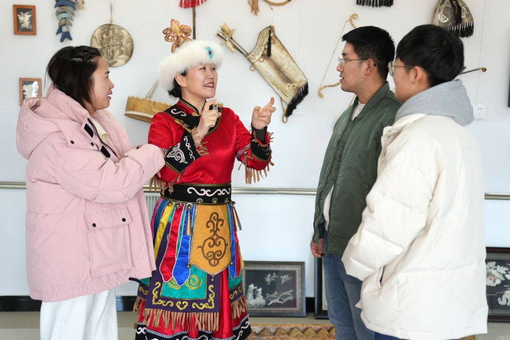 
沈阳医大一院黄牛代挂号电话票贩子号贩子网上预约挂号,住院检查加快,十年两会·温暖记忆｜“为中华民族大家庭而歌唱”