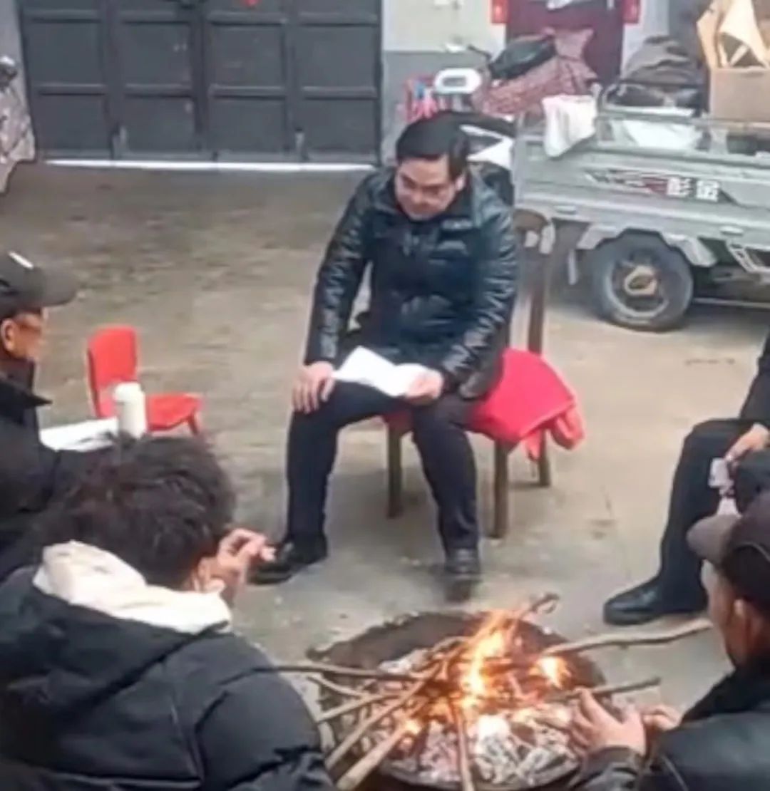 
北京大学第一医院黄牛代挂号电话票贩子号贩子网上预约挂号,住院检查加快,肿瘤专家回乡过年，过成了“大型义诊现场”