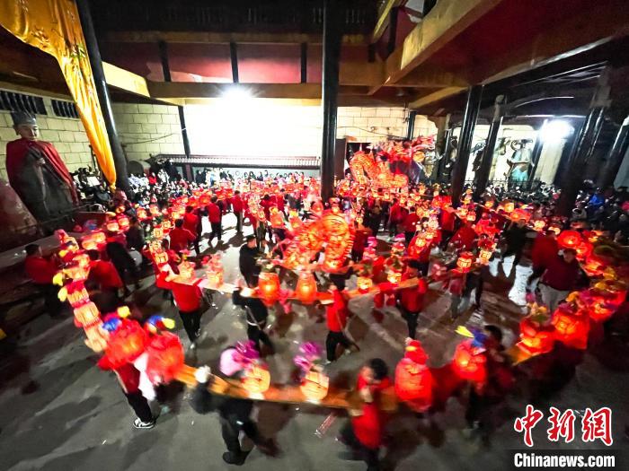 
中日友好医院黄牛代挂号电话票贩子号贩子网上预约挂号,住院检查加快,江西上饶：板凳龙飞舞 热闹迎元宵